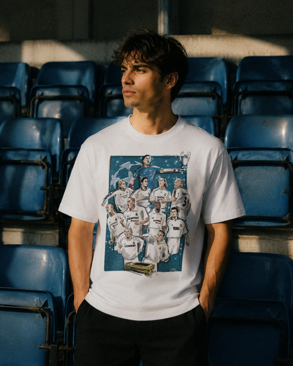 Football WHITE TEE Standing 2BL